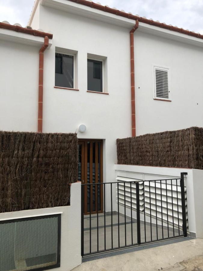 Apartamento Nuevo En El Centro Con Garaje Cadaques Exterior photo